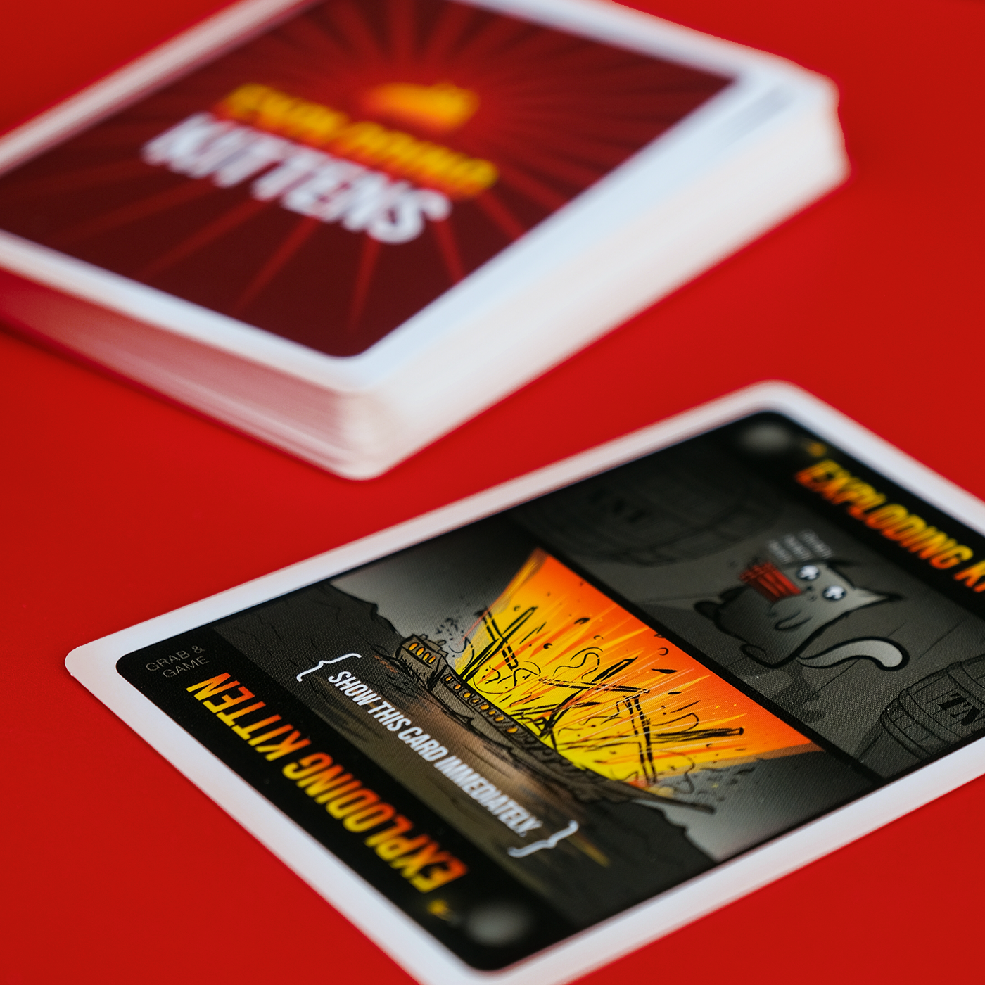 Exploding Kittens Original: Grab & Game Edition - Image 5